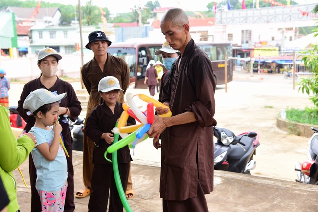 The charity trip in Binh Phuoc