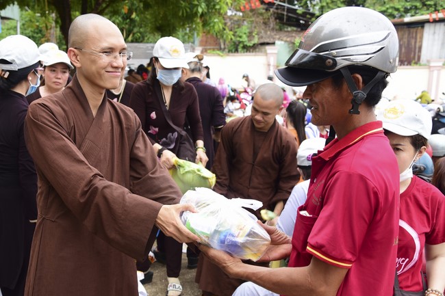 The charity trip in Binh Phuoc