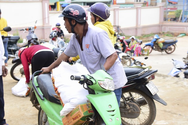 The charity trip in Binh Phuoc