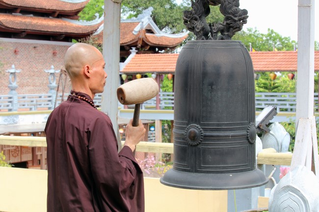 The Retreat of Eight Precepts in three days and two nights at Hoa Phuc Pagoda