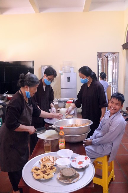 The Retreat of Eight Precepts in three days and two nights at Hoa Phuc Pagoda