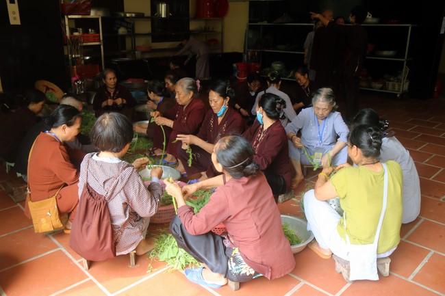 The Retreat of Eight Precepts in three days and two nights at Hoa Phuc Pagoda
