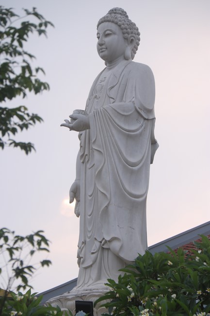 The Retreat of Eight Precepts in three days and two nights at Hoa Phuc Pagoda