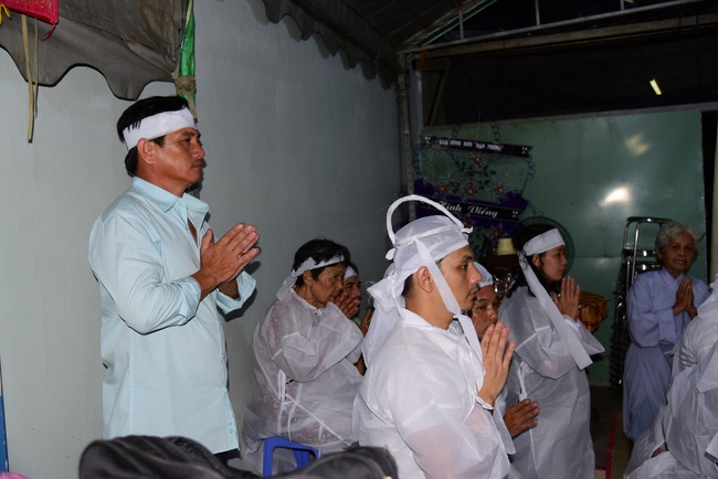 Giving gifts to oncology patients and praying for rebirth in Hoc Mon