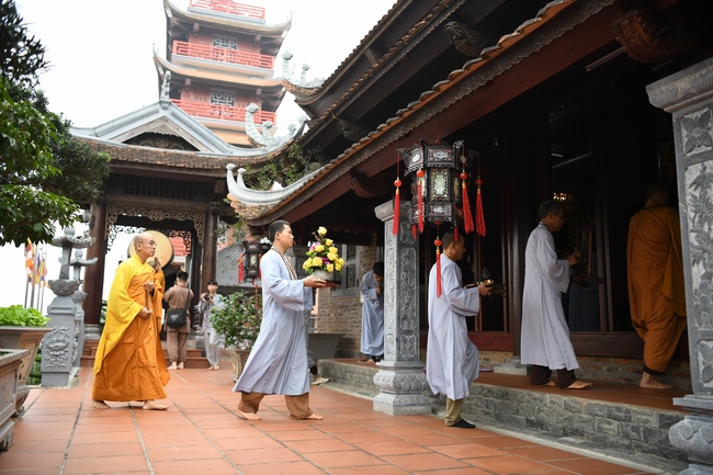 Buddha Bathing Ceremony at Hoa Phuc Pagoda in the period of COVID-19.