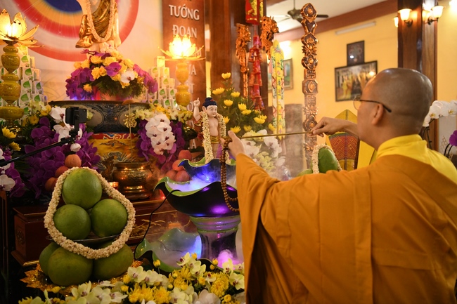 Buddha Bathing Ceremony at Hoa Phuc Pagoda in the period of COVID-19.