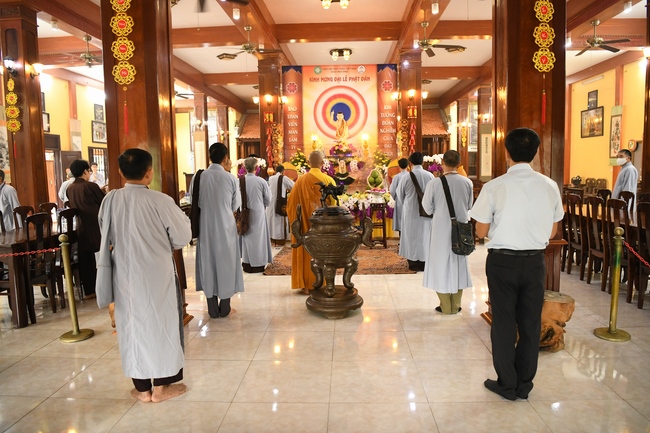 Buddha Bathing Ceremony at Hoa Phuc Pagoda in the period of COVID-19.