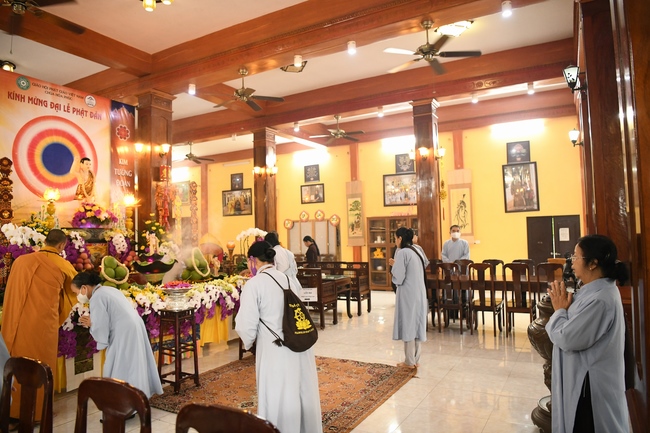 Buddha Bathing Ceremony at Hoa Phuc Pagoda in the period of COVID-19.
