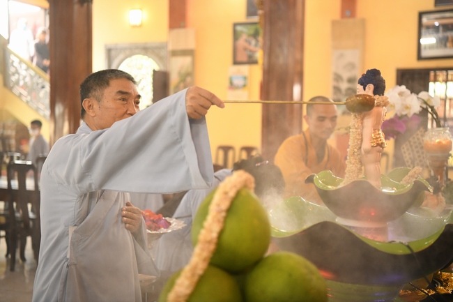 Buddha Bathing Ceremony at Hoa Phuc Pagoda in the period of COVID-19.