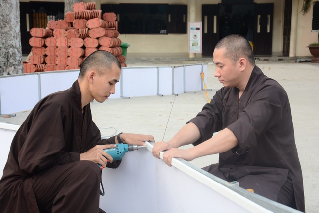 Preparing for the Great Ceremony of Buddha's Birthday (part 2)