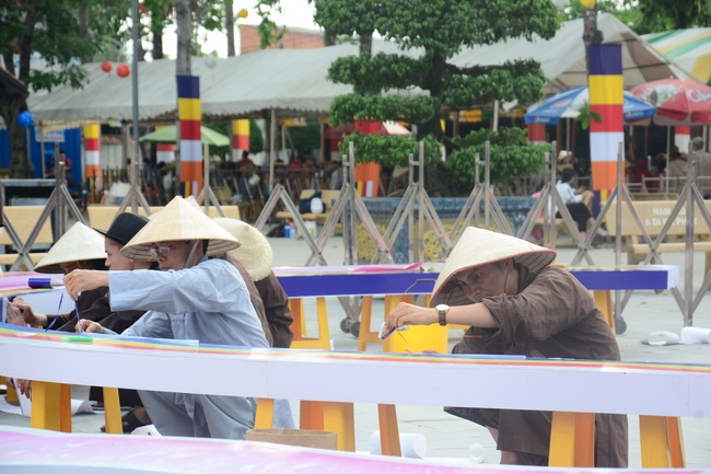 Preparing for the Great Ceremony of Buddha's Birthday (part 2)