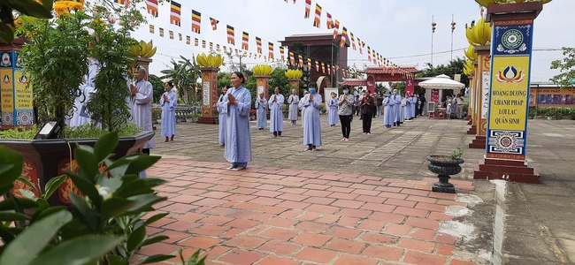 The Buddha bath Rite on His Birthday at Dong Cao Pagoda