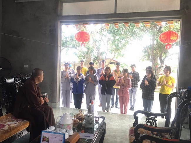 Spreading love of Dong Cao pagoda