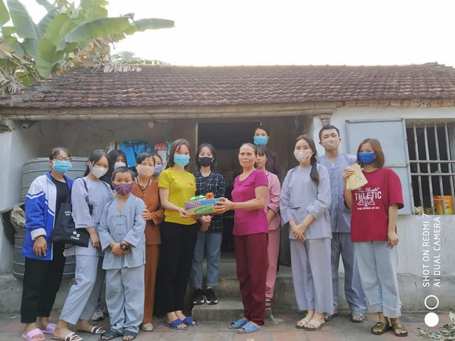 Spreading love of Dong Cao pagoda