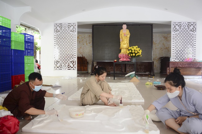Preparing for the Great Ceremony of Buddha's Birthday (part 3)