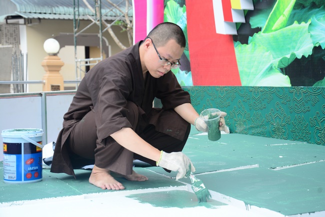 Preparing for the Great Ceremony of Buddha's Birthday (part 3)