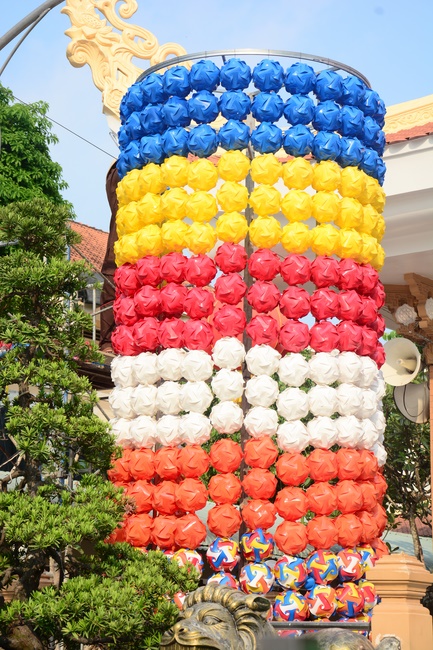 Preparing for the Great Ceremony of Buddha's Birthday (part 3)