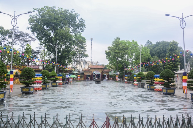 Preparing for the Great Ceremony of Buddha's Birthday (part 3)