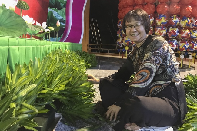 Preparing for the Great Ceremony of Buddha's Birthday (part 3)