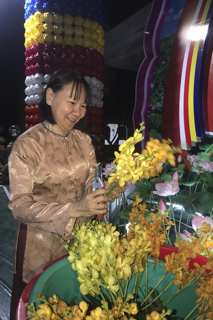 Preparing for the Great Ceremony of Buddha's Birthday (part 3)