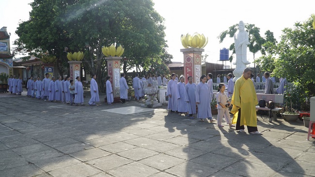 One-day Retreat at Dong Cao Pagoda.