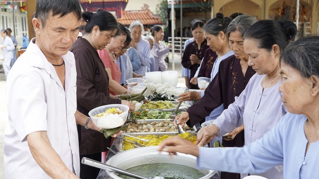 One-day Retreat at Dong Cao Pagoda.