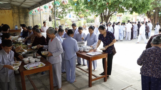 One-day Retreat at Dong Cao Pagoda.