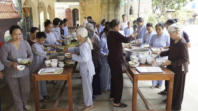 One-day Retreat at Dong Cao Pagoda.