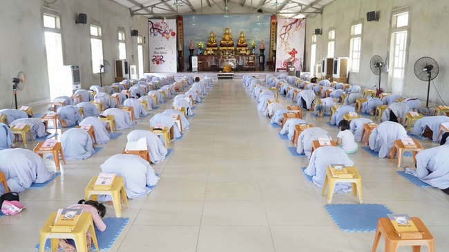 One-day Retreat at Dong Cao Pagoda.