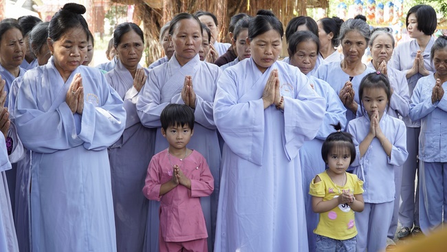 One-day Retreat at Dong Cao Pagoda.