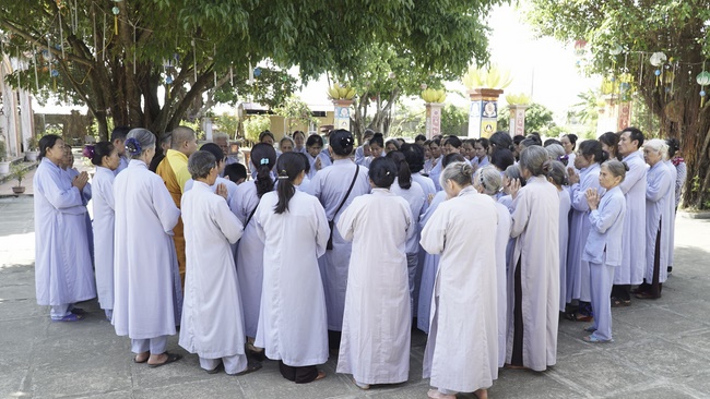 One-day Retreat at Dong Cao Pagoda.