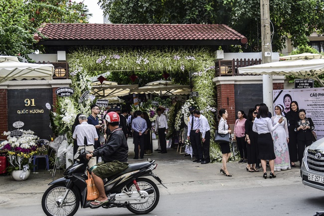 Visit the funeral and moving coffin in District 2, Ho Chi Minh City