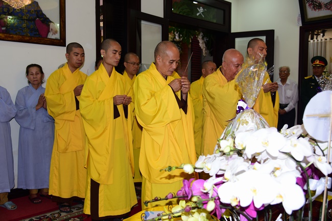 Visit the funeral and moving coffin in District 2, Ho Chi Minh City