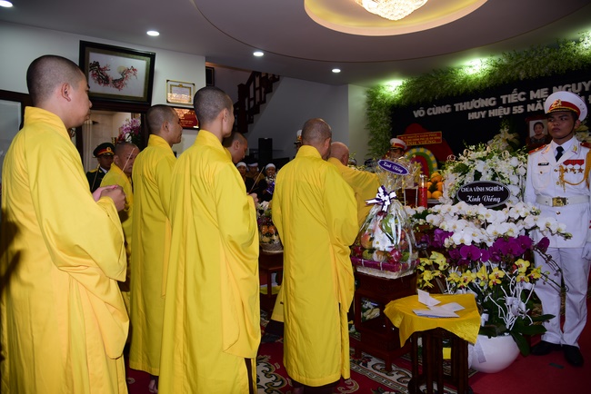 Visit the funeral and moving coffin in District 2, Ho Chi Minh City