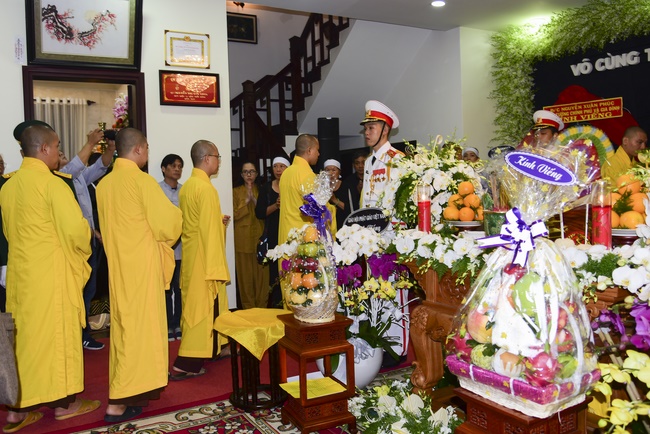 Visit the funeral and moving coffin in District 2, Ho Chi Minh City
