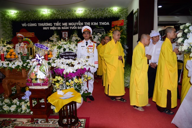 Visit the funeral and moving coffin in District 2, Ho Chi Minh City
