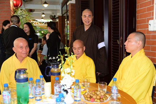 Visit the funeral and moving coffin in District 2, Ho Chi Minh City