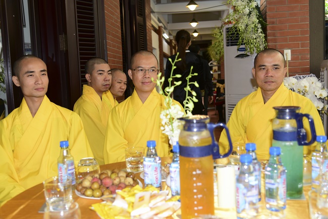 Visit the funeral and moving coffin in District 2, Ho Chi Minh City
