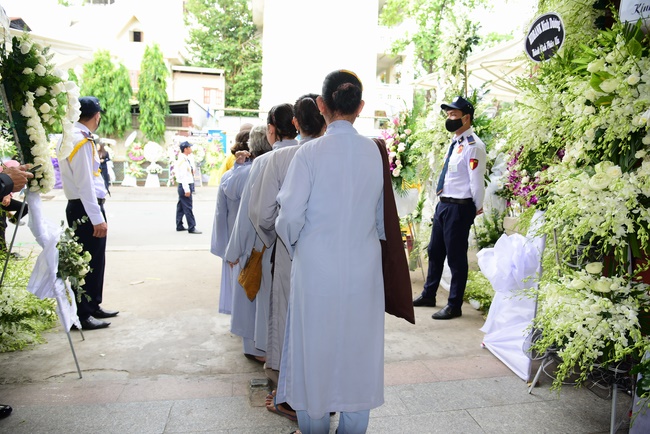 Visit the funeral and moving coffin in District 2, Ho Chi Minh City