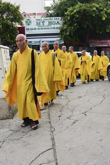 Visit the funeral and moving coffin in District 2, Ho Chi Minh City