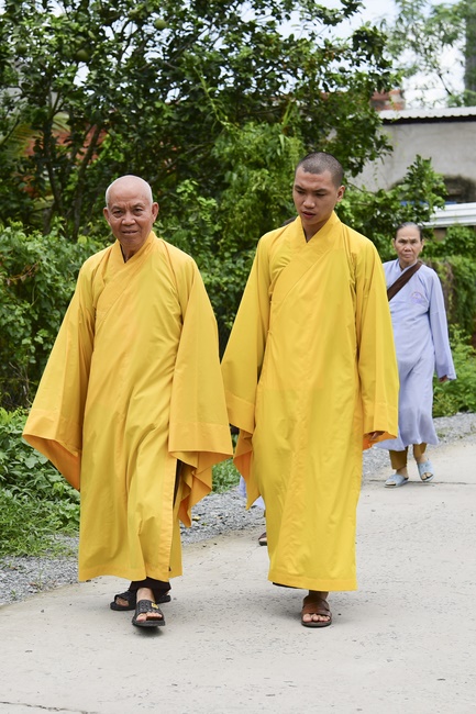 Visit the funeral and moving coffin in District 2, Ho Chi Minh City