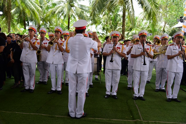 Visit the funeral and moving coffin in District 2, Ho Chi Minh City