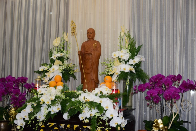 Visit the funeral and moving coffin in District 2, Ho Chi Minh City