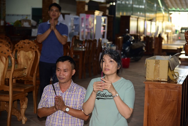 Shop opening ceremony and the rite praying for peacefulness.