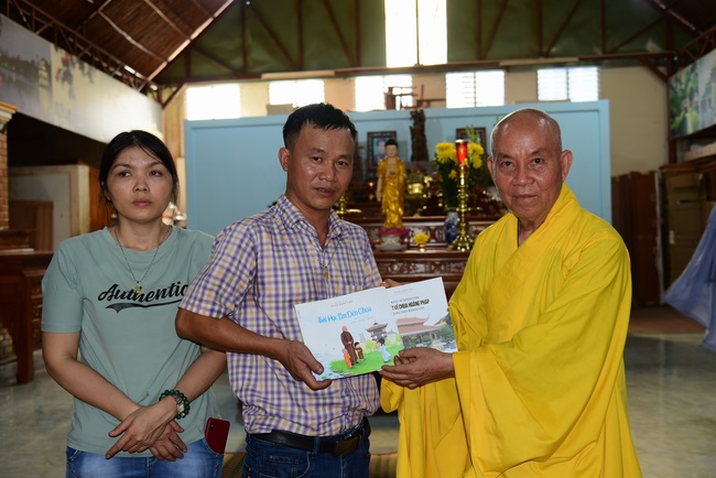 Shop opening ceremony and the rite praying for peacefulness.