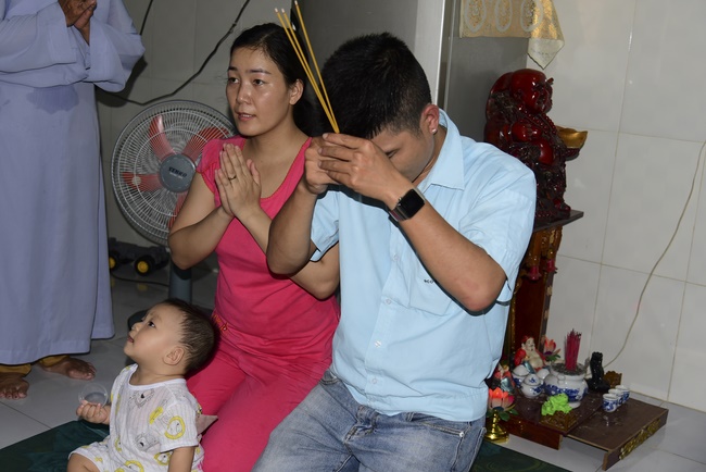 Shop opening ceremony and the rite praying for peacefulness.