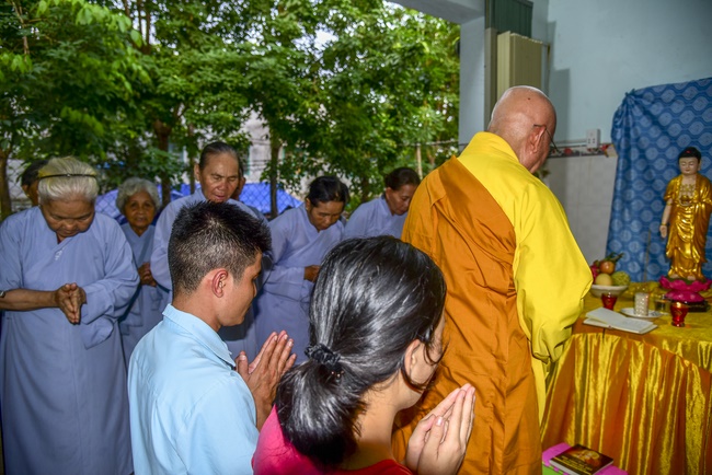 Shop opening ceremony and the rite praying for peacefulness.