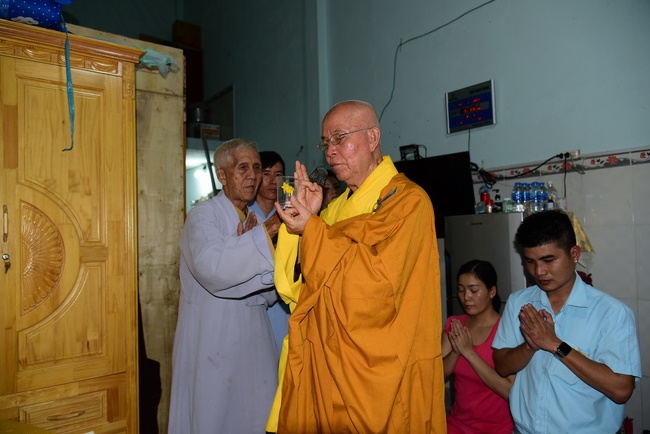 Shop opening ceremony and the rite praying for peacefulness.