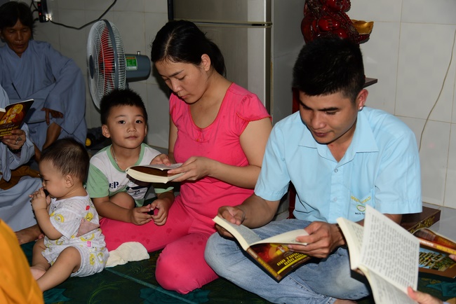 Shop opening ceremony and the rite praying for peacefulness.