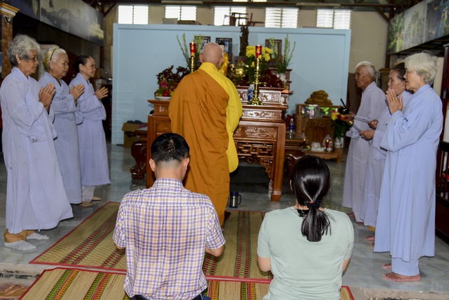 Shop opening ceremony and the rite praying for peacefulness.